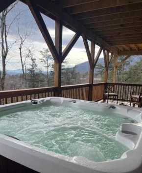 Above It All Hot Tub Views Rumbling Bald Sleeps 11